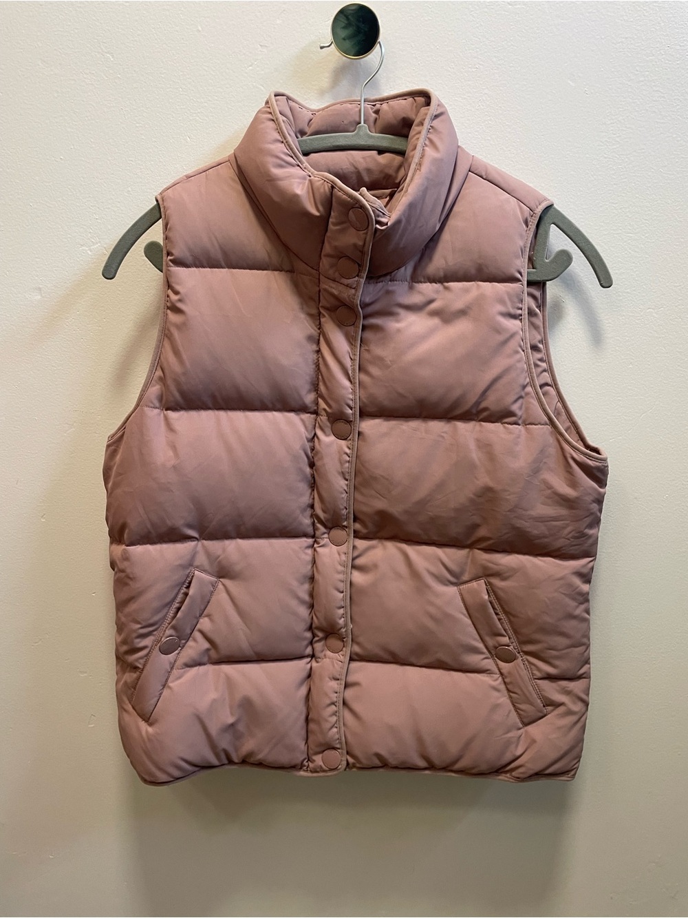 Women's Dusty Rose Puffer Vest - Classic Quilted Sleeveless Jacket
